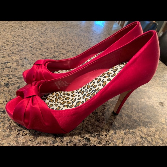 While House Black Market shoes - Picture 4 of 4